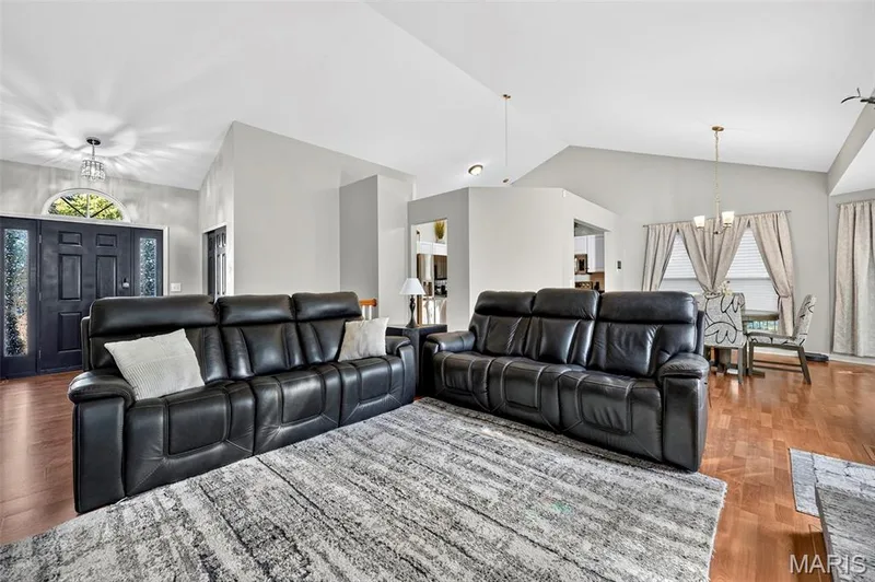 957 Cottontail Lane, St Charles, MO 63303 — listing photo 5 of 52