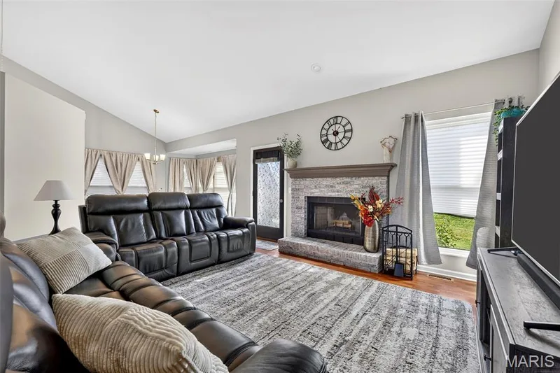 957 Cottontail Lane, St Charles, MO 63303 — listing photo 6 of 52