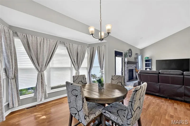 957 Cottontail Lane, St Charles, MO 63303 — listing photo 11 of 52