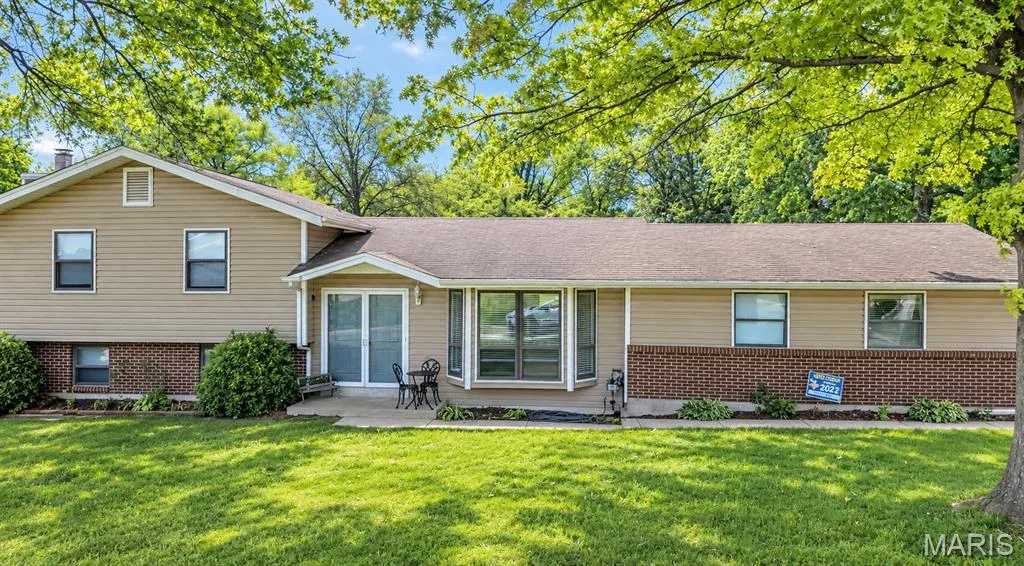 111 Valvero Drive, St Charles, MO 63304 — listing photo 1 of 43