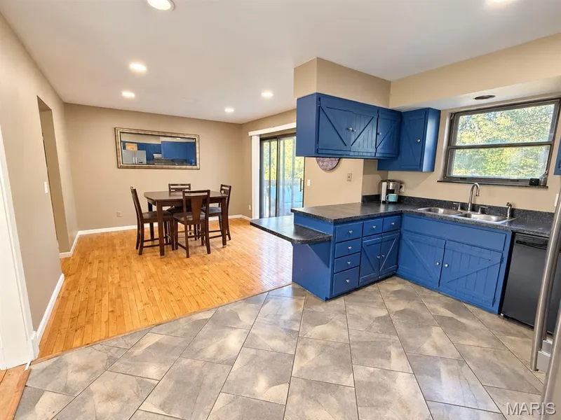 111 Valvero Drive, St Charles, MO 63304 — listing photo 7 of 43