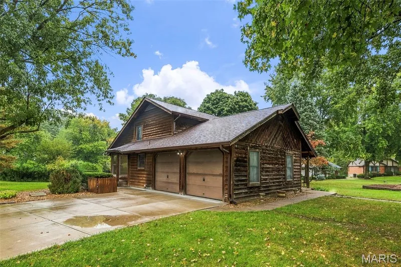 Side entry OVERSIZED garage — 29 Number Six Green Drive #A, St Charles, MO 63303