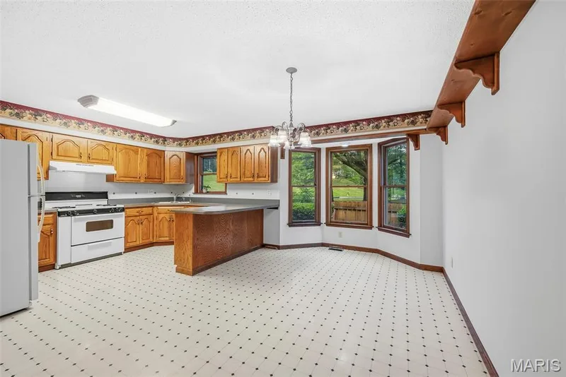 Kitchen and breakfast room — 29 Number Six Green Drive #A, St Charles, MO 63303