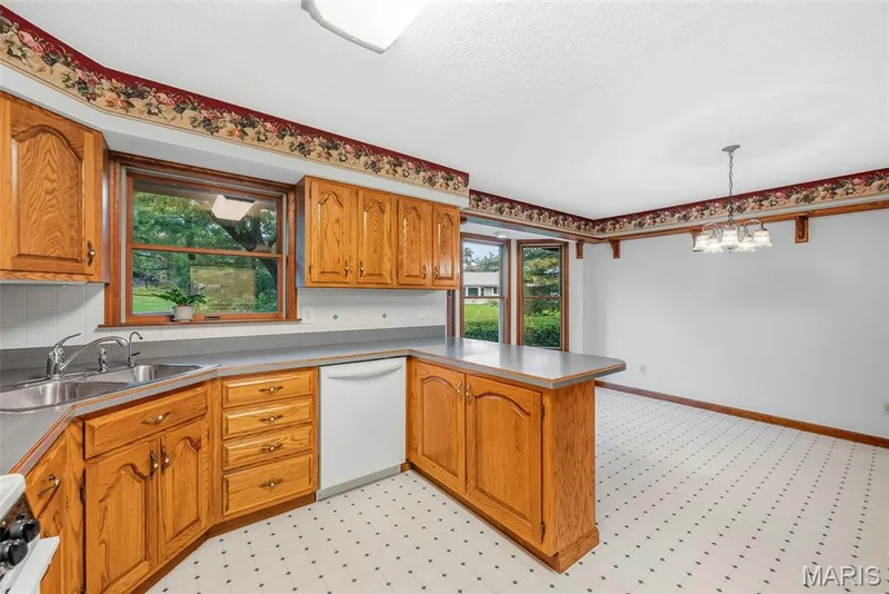29 Number Six Green Drive #A, St Charles, MO 63303 — listing photo 22 of 50