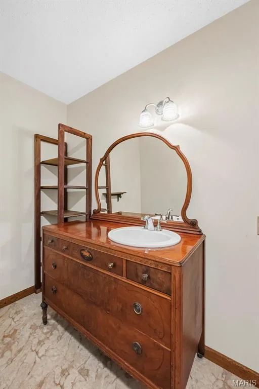 Primary bath — 29 Number Six Green Drive #A, St Charles, MO 63303