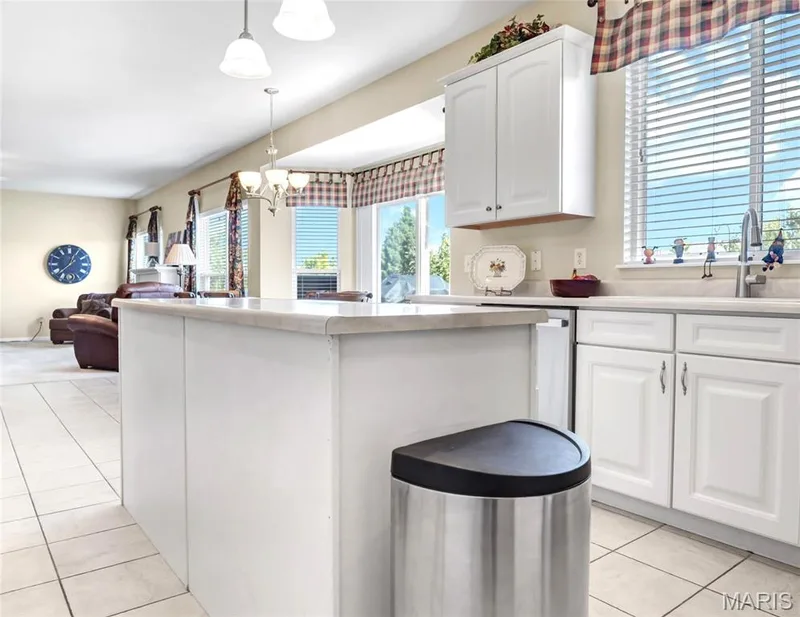 Great lighting for cooking and meal prep — 2061 Avalon Mist Circle, Dardenne Prairie, MO 63368