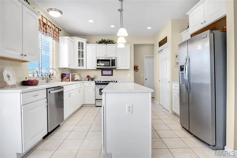Great space for cooking and entertaining — 2061 Avalon Mist Circle, Dardenne Prairie, MO 63368