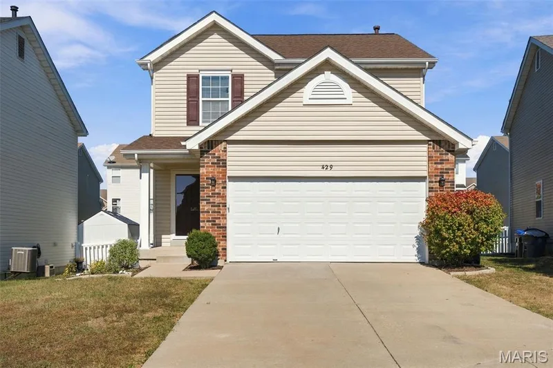 429 Spring Trace, O'Fallon, MO 63368 — listing photo 2 of 54
