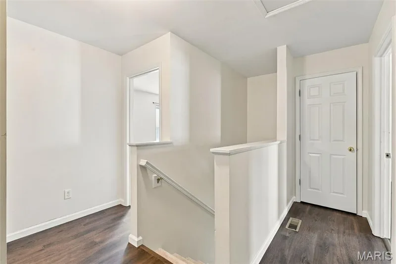 Upstairs landing — 429 Spring Trace, O'Fallon, MO 63368