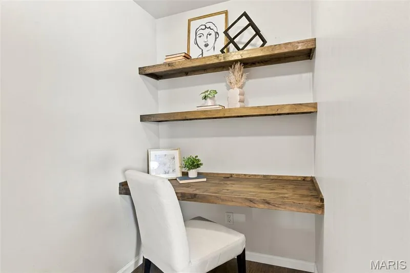 Seller used this area as an "office nook" — 429 Spring Trace, O'Fallon, MO 63368