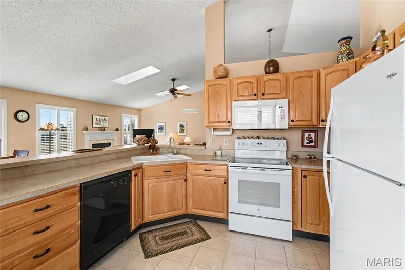 4 Putting Green Drive, Dardenne Prairie, MO 63368 — listing photo 12 of 29