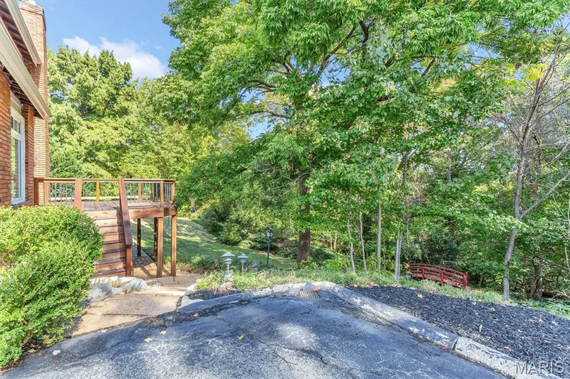 216 Trailtop Court, Chesterfield, MO 63017 — listing photo 4 of 51