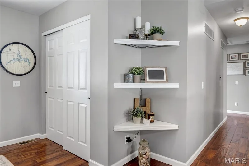 23 Bay Hill Drive, St Peters, MO 63366 — listing photo 3 of 39