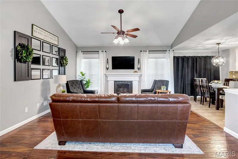 23 Bay Hill Drive, St Peters, MO 63366 — listing photo 8 of 39