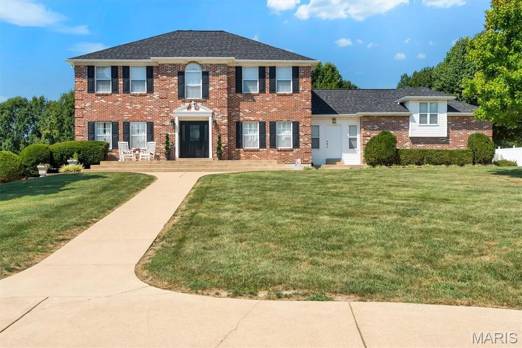 1 Cross Creek Lane, St Paul, MO 63366 — listing photo 1 of 68