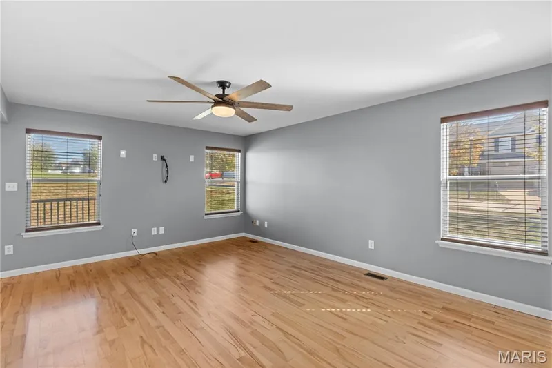 Light & bright, you will feel right at home! — 819 Country Field Drive, Lake St. Louis, MO 63367