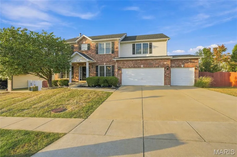 2503 Bear Creek Drive, Wentzville, MO 63385 — listing photo 3 of 36
