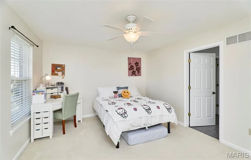 Bedroom 3 at front features a large walk in closet and access to the jack & jill bath — 7428 Heathermoor Lane, Dardenne Prairie, MO 63368