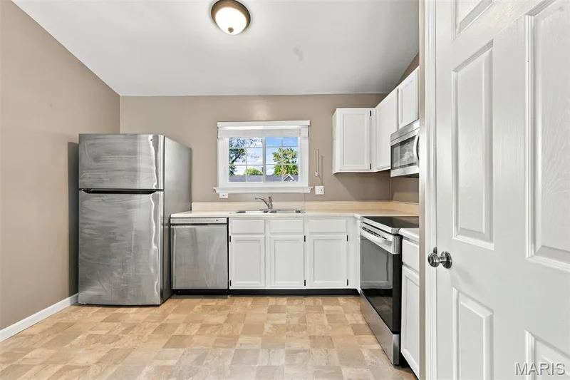 Kitchen — 657 Sugar Trail Court #5, St Peters, MO 63376