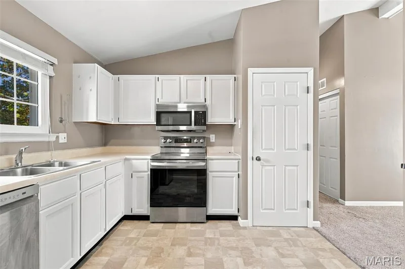 657 Sugar Trail Court #5, St Peters, MO 63376 — listing photo 15 of 35