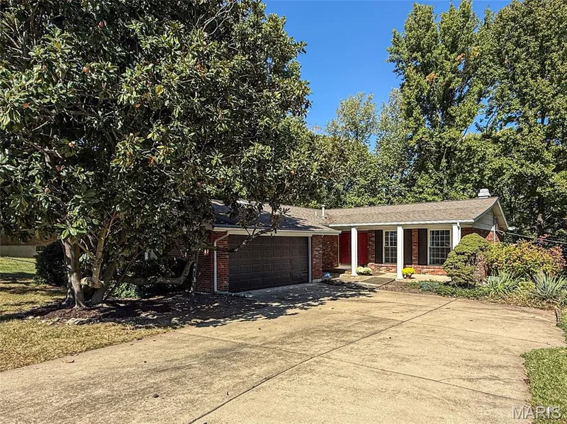 1333 Sherbrooke Road, St Charles, MO 63303 — listing photo 2 of 21