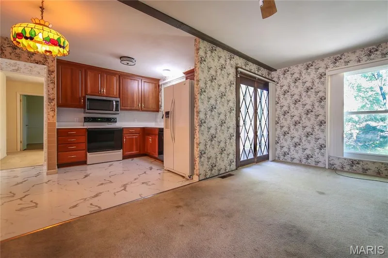 1333 Sherbrooke Road, St Charles, MO 63303 — listing photo 6 of 21