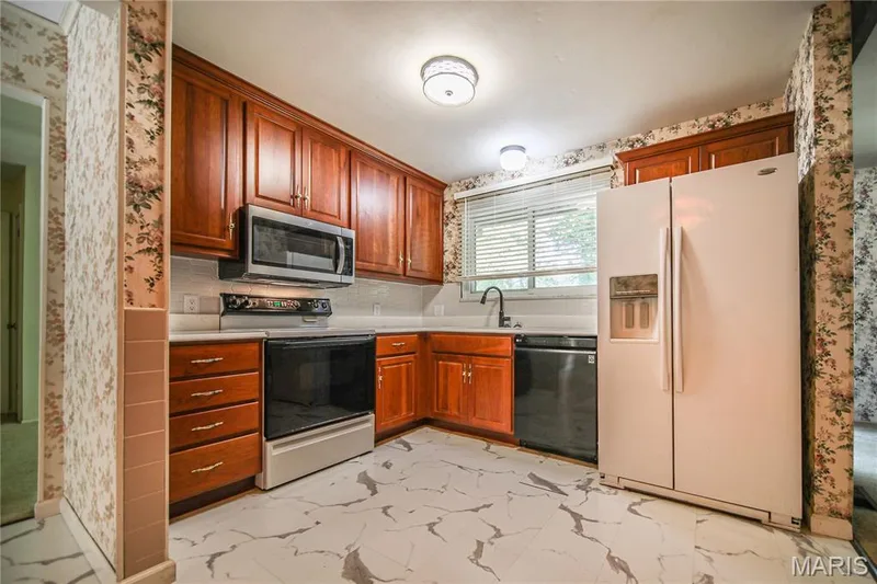1333 Sherbrooke Road, St Charles, MO 63303 — listing photo 7 of 21