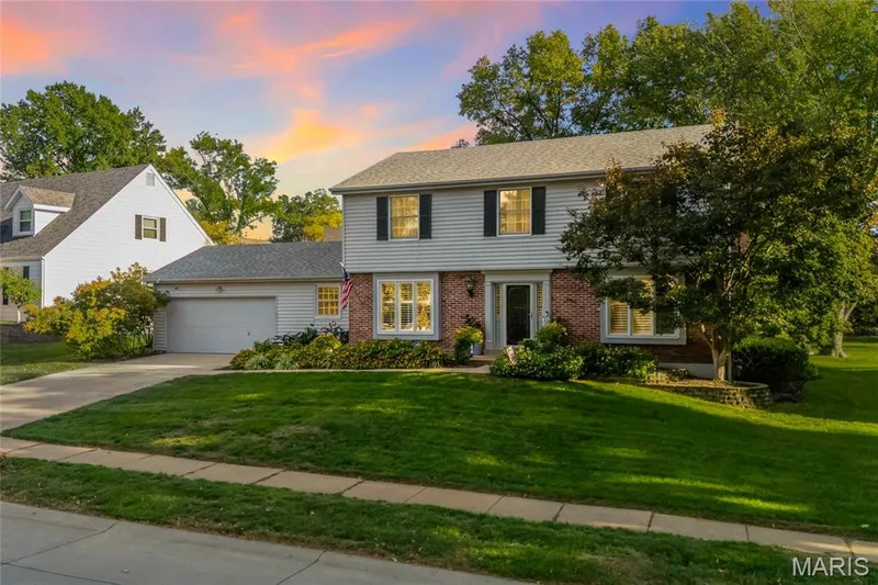 15610 Cedarmill Drive, Chesterfield, MO — listing photo 1