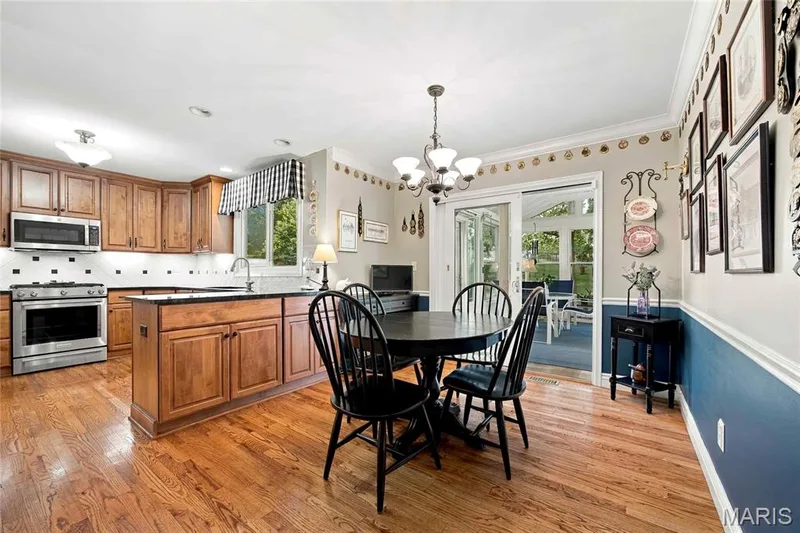 15610 Cedarmill Drive, Chesterfield, MO 63017 — listing photo 8 of 42
