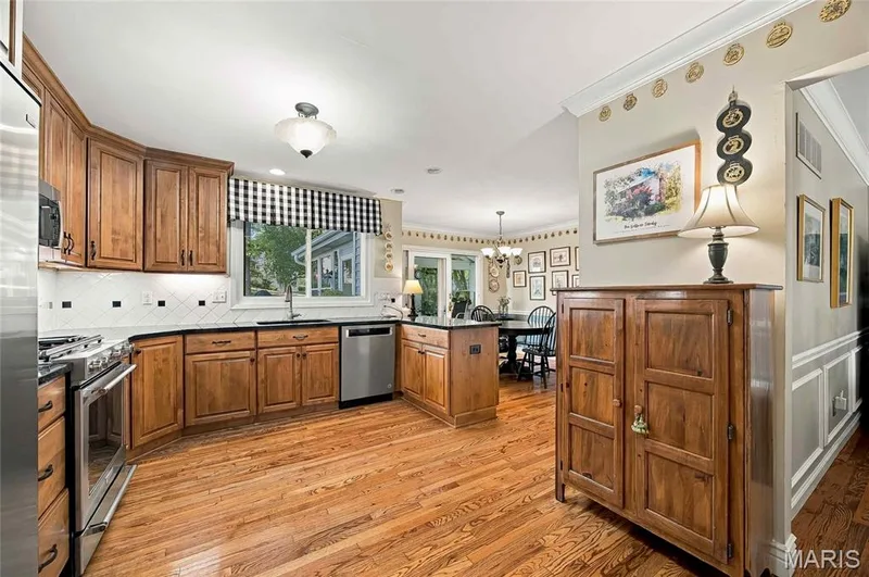 15610 Cedarmill Drive, Chesterfield, MO 63017 — listing photo 9 of 42