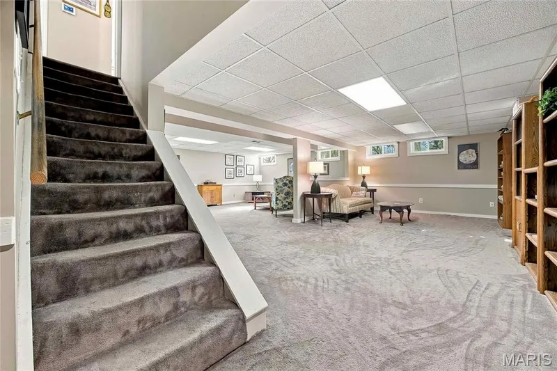 15610 Cedarmill Drive, Chesterfield, MO 63017 — listing photo 27 of 42