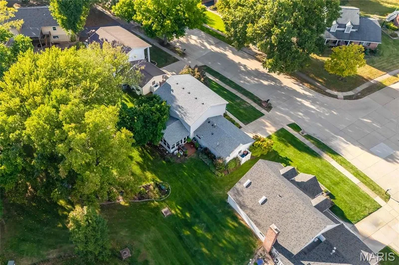 15610 Cedarmill Drive, Chesterfield, MO 63017 — listing photo 38 of 42