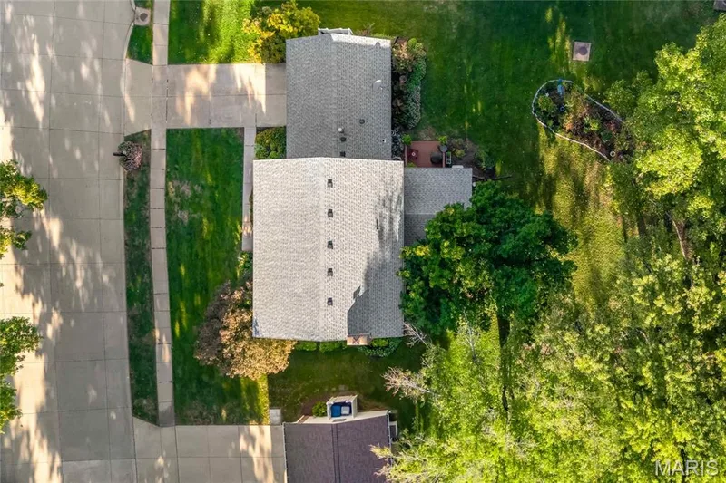 15610 Cedarmill Drive, Chesterfield, MO 63017 — listing photo 39 of 42