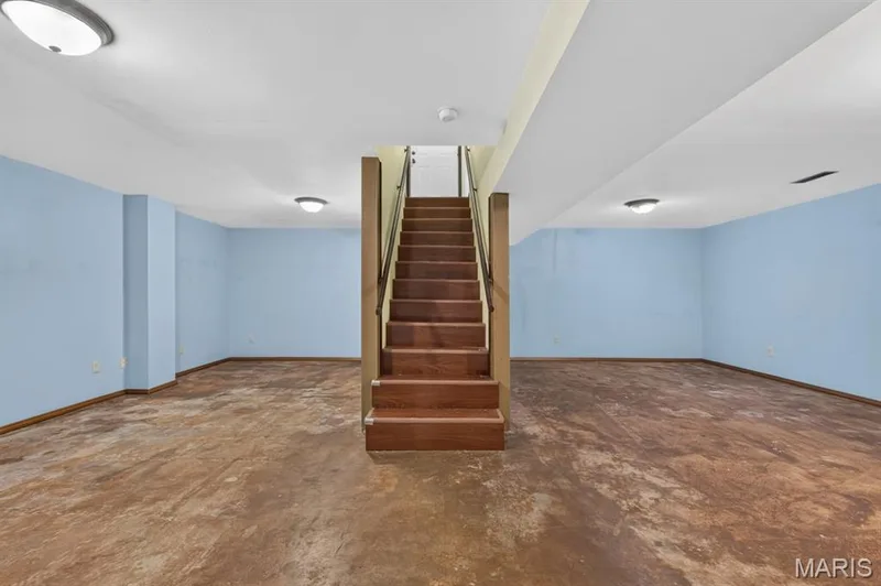 Lower level space — 7 Oak Hill Lane, St Peters, MO 63376