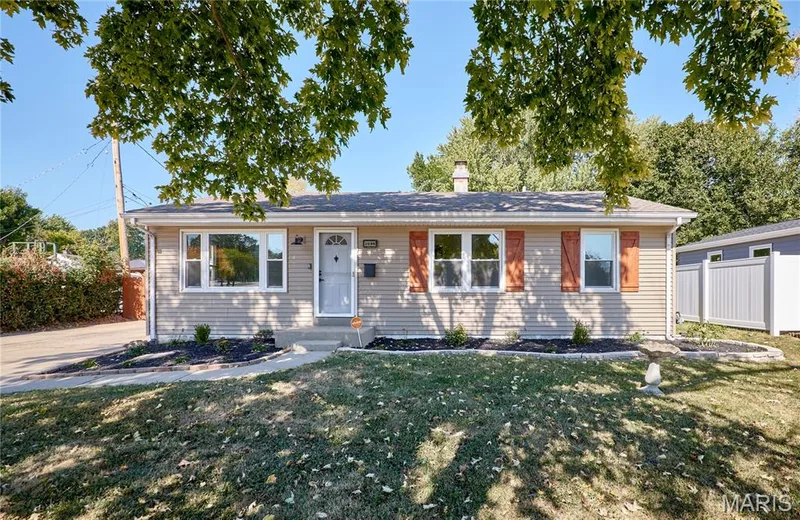209 N Duchesne Drive, St Charles, MO — listing photo 1