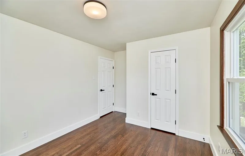 209 N Duchesne Drive, St Charles, MO 63301 — listing photo 9 of 28