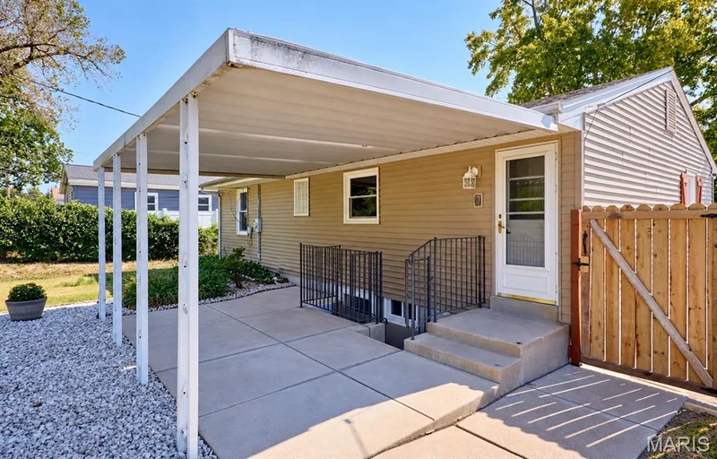209 N Duchesne Drive, St Charles, MO 63301 — listing photo 28 of 28