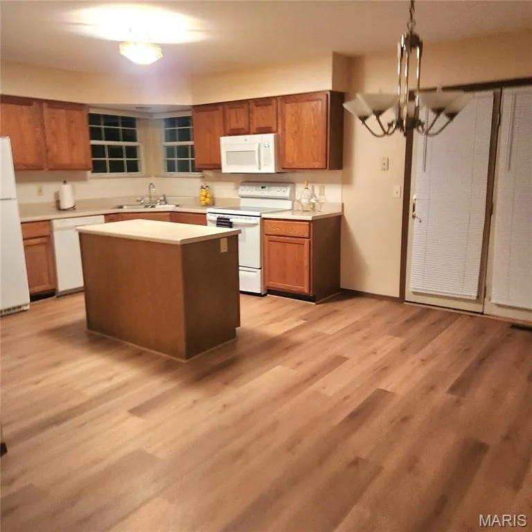 824 Brookwood Bend Trail, St Peters, MO 63376 — listing photo 2 of 12