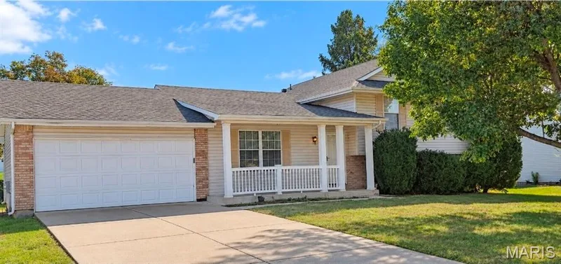 824 Brookwood Bend Trail, St Peters, MO β listing photo 1