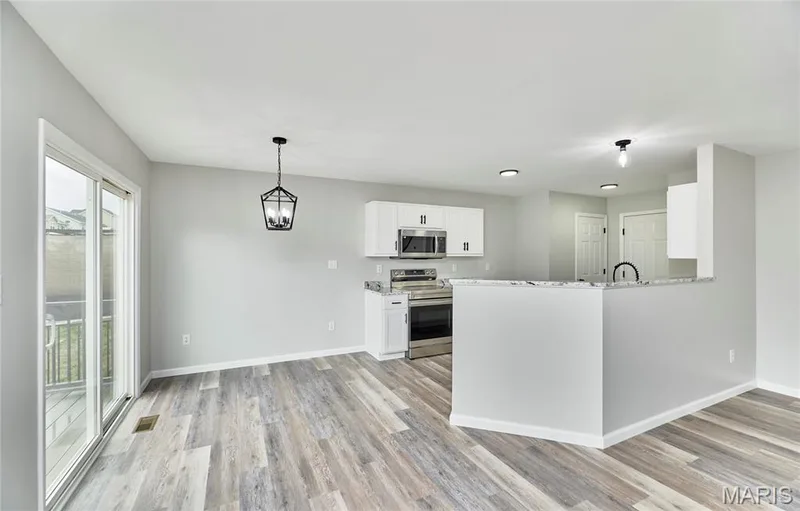 112 Champions Lane, Wentzville, MO 63385 — listing photo 7 of 44