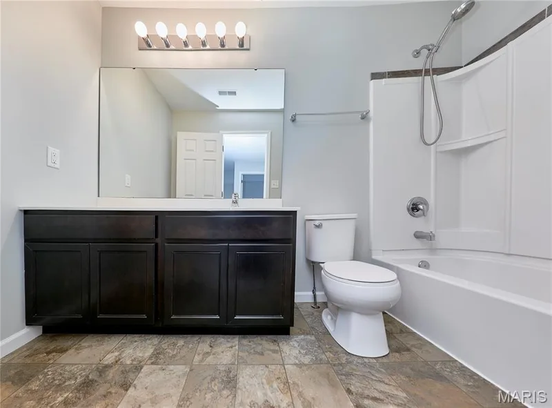 112 Champions Lane, Wentzville, MO 63385 — listing photo 16 of 44