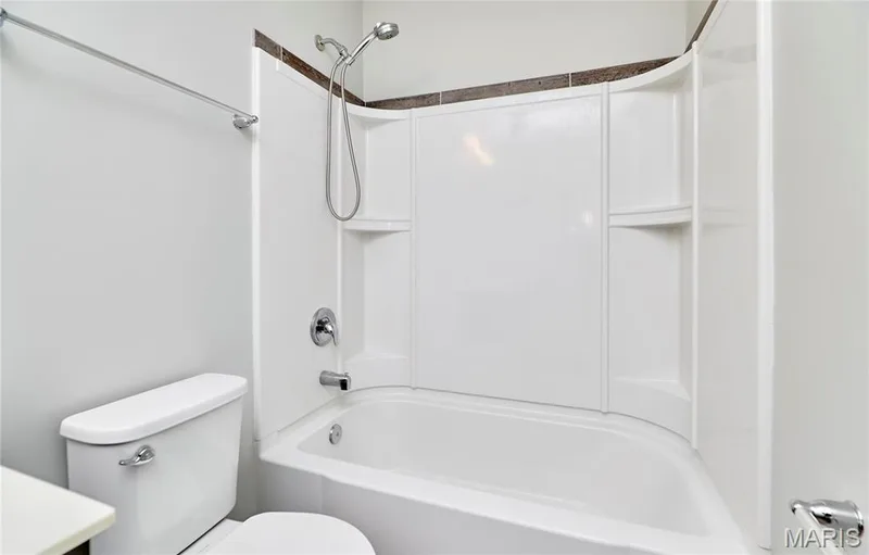 112 Champions Lane, Wentzville, MO 63385 — listing photo 18 of 44