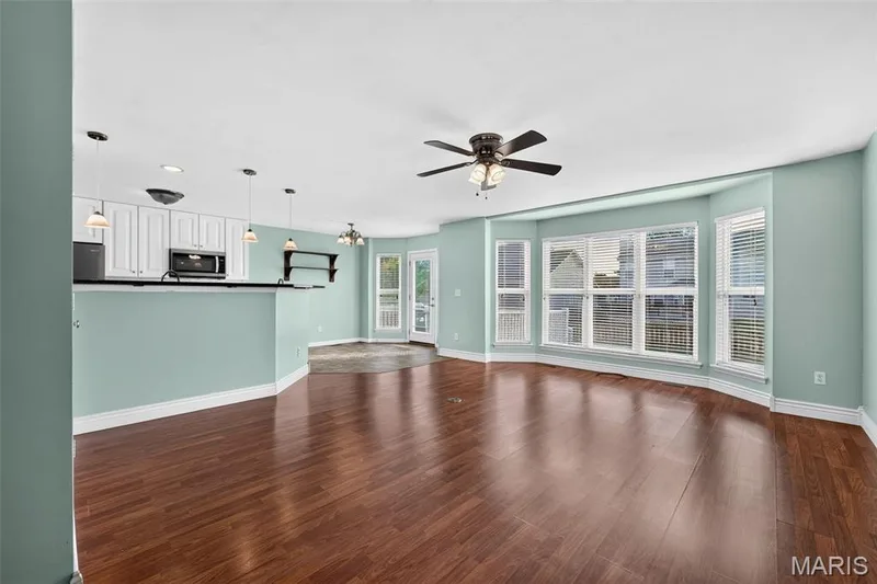 60 Country Field Court, Lake St. Louis, MO 63367 — listing photo 4 of 31