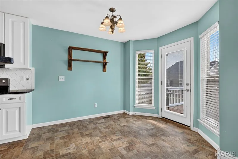 60 Country Field Court, Lake St. Louis, MO 63367 — listing photo 8 of 31