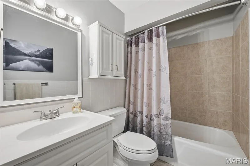 Hall bathroom — 35 Connie Drive, St Charles, MO 63301