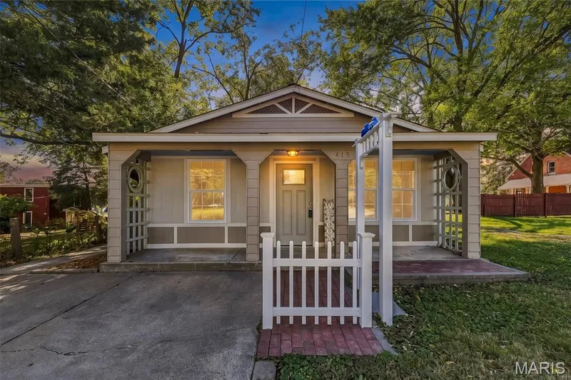415 Montgomery Street, St Charles, MO β listing photo 1