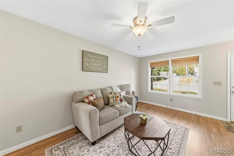 415 Montgomery Street, St Charles, MO 63301 — listing photo 6 of 24