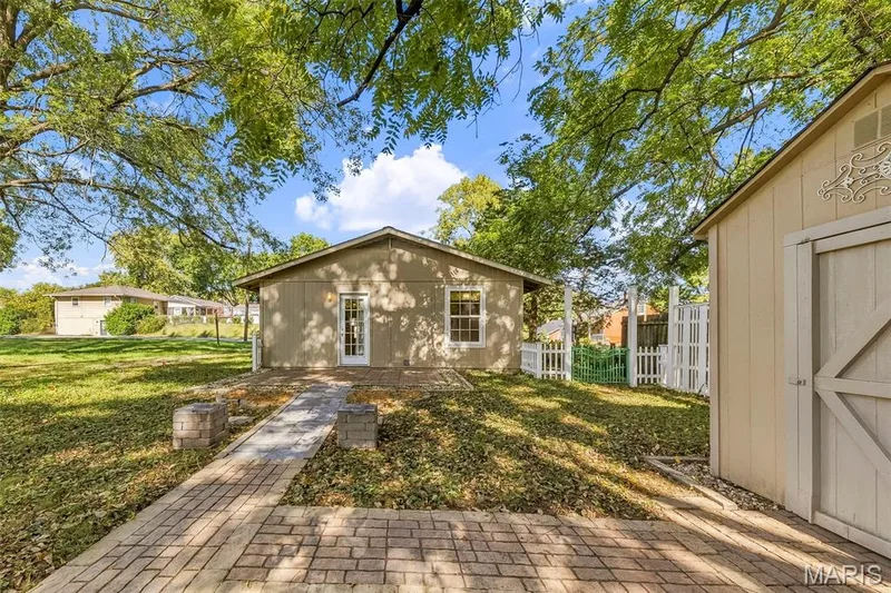 415 Montgomery Street, St Charles, MO 63301 — listing photo 22 of 24