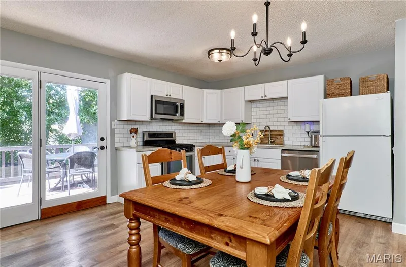 24 Lemon Tree Drive, St Peters, MO 63376 — listing photo 6 of 32