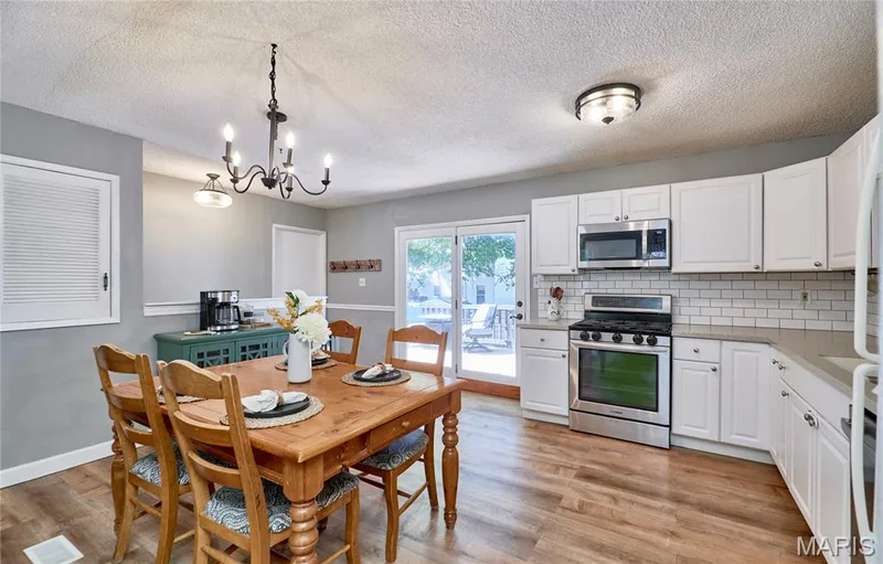 24 Lemon Tree Drive, St Peters, MO 63376 — listing photo 10 of 32